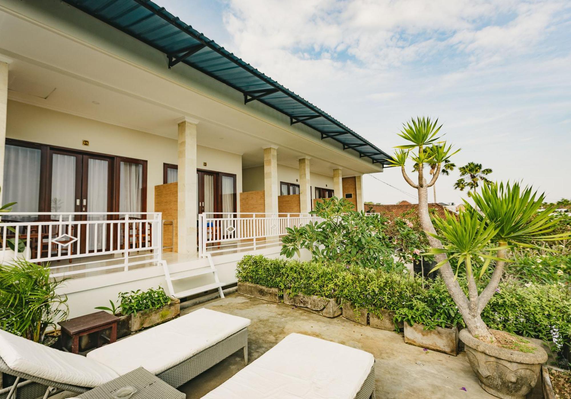 Happy Devi Guesthouse Canggu  Exterior photo